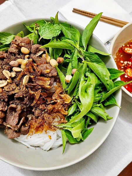 Combo bún bò xào ( bò ướp sẵn )