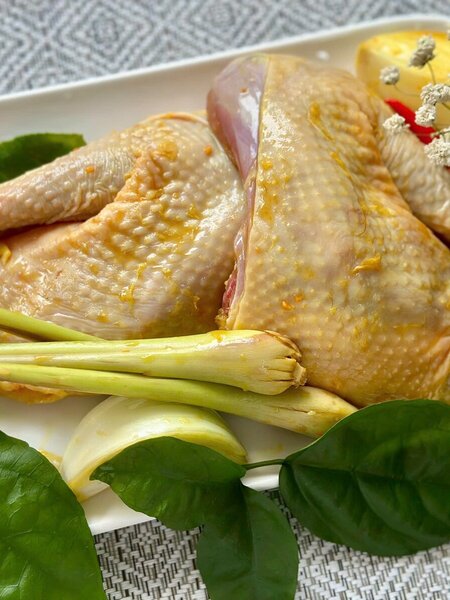 Gà ướp sả lá chanh