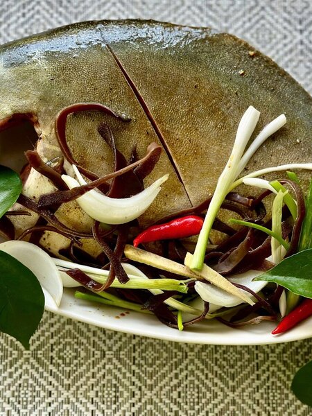 Chim trắng ướp hấp nấm