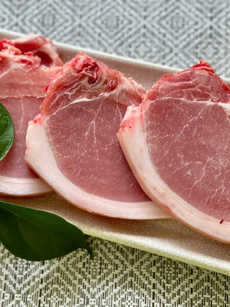 Cốt lết liền da 