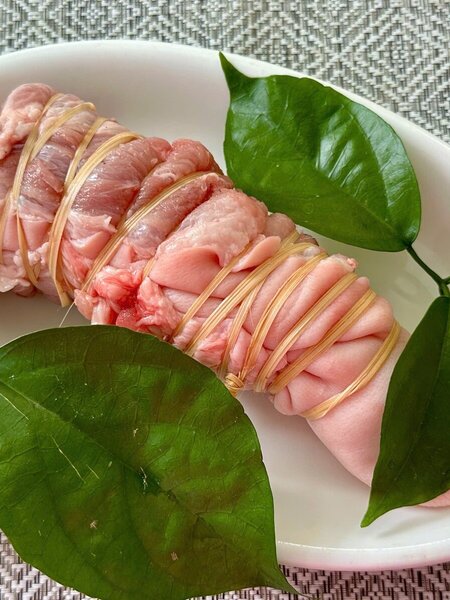 Chân giò rút xương bó sả