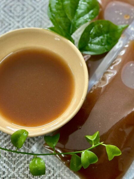 Nước cốt canh chua (kèm tóp mỡ và tỏi phi)