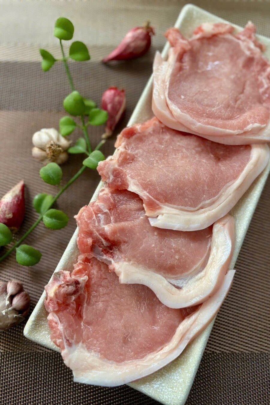 Cốt lết ướp cơm tấm - tặng kèm nước mắm