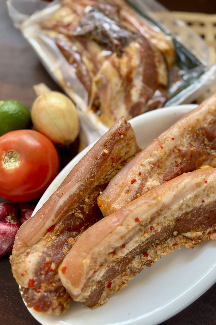 Ba rọi 1 nắng chấm muối kiến vàng